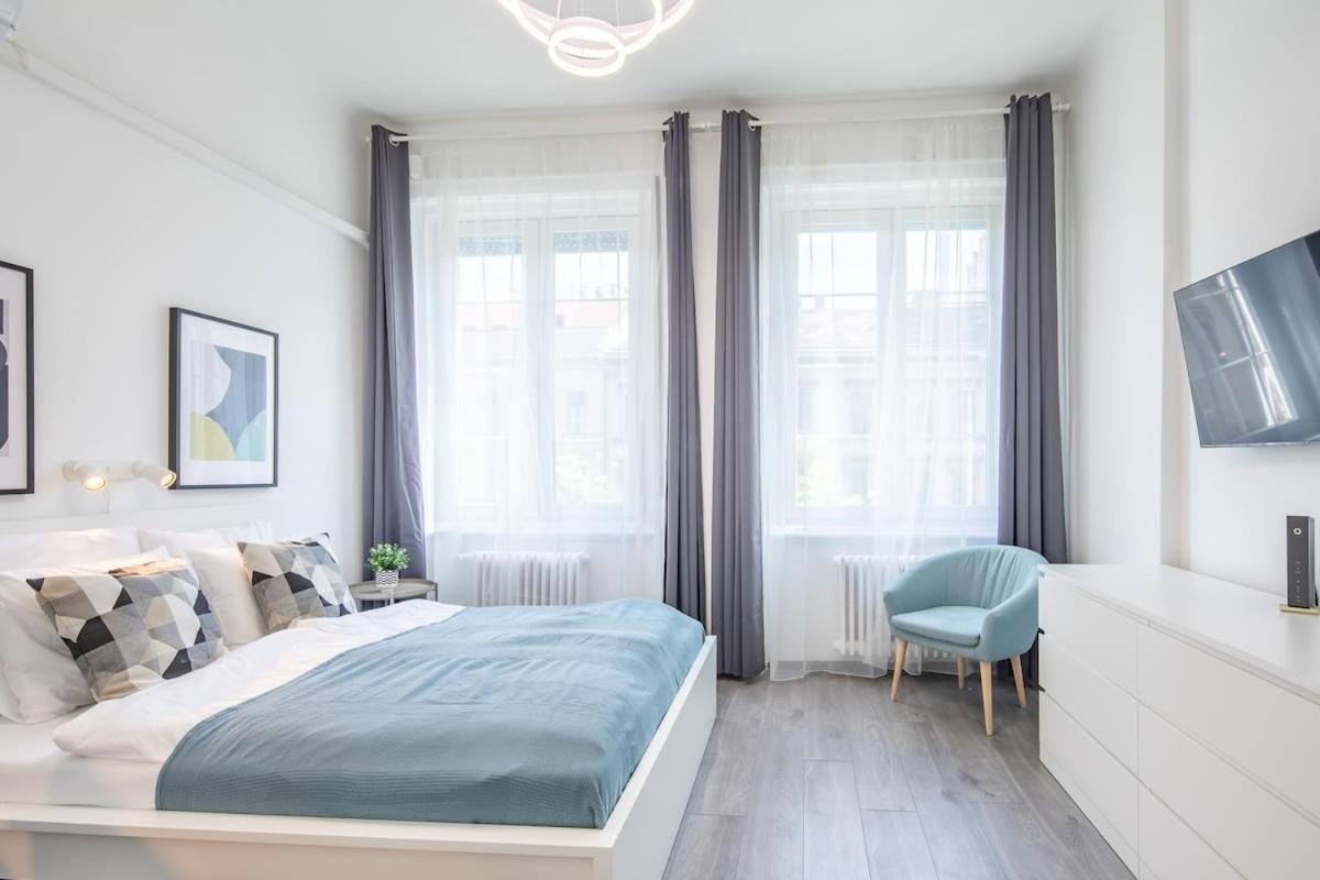 Newly Designed Central Studio Apartment Budapest Bagian luar foto